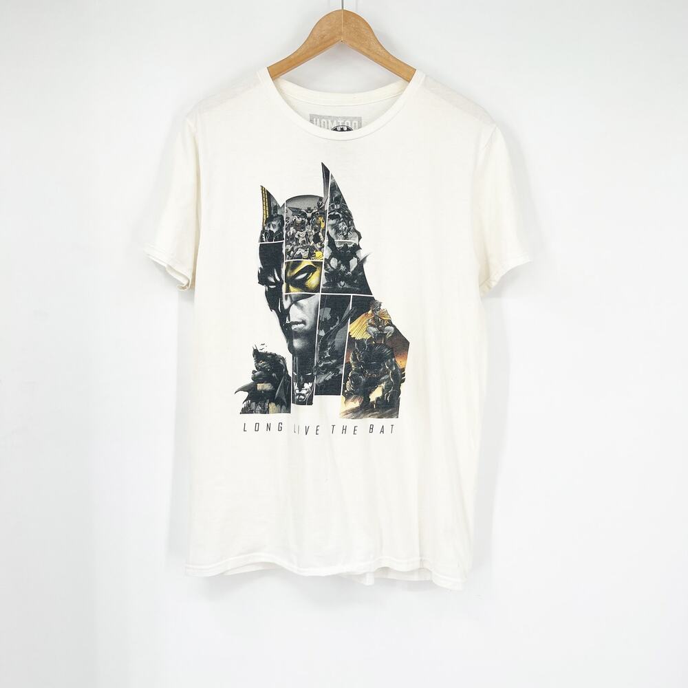 Batman 80th Anniversary Long Live the Bat Graphic T-shirt Size Large